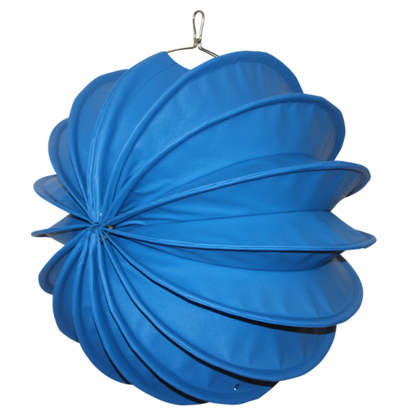 Der wetterfeste Outdoor Lampion Barlooon in blau in der Grösse M - Die Seitenansicht..