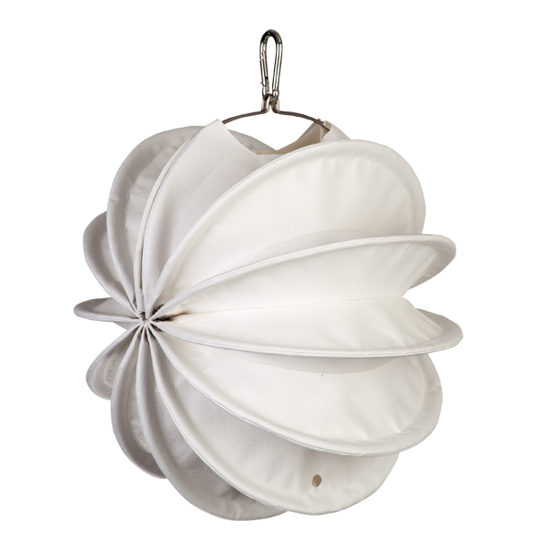 Der wetterfeste Outdoor Lampion Barlooon in weiß in der Grösse S - Die Seitenansicht.