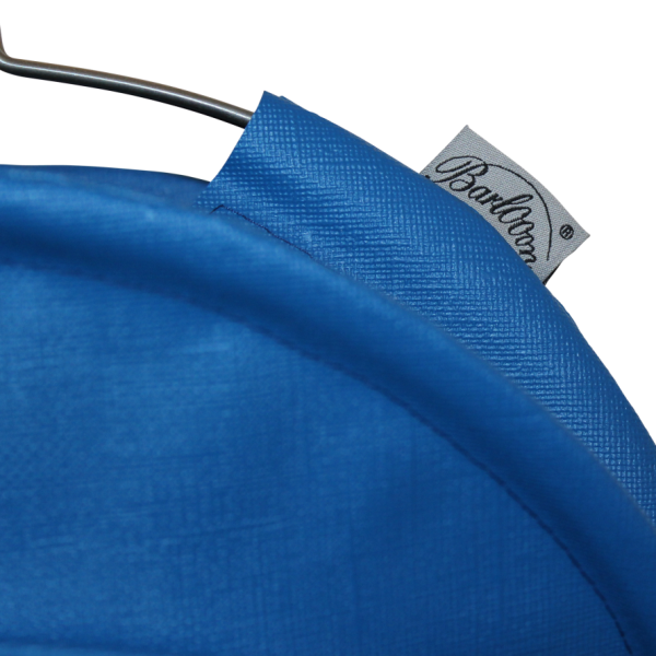 Der wetterfeste outdoor lampion Barlooon in blau mit Label.