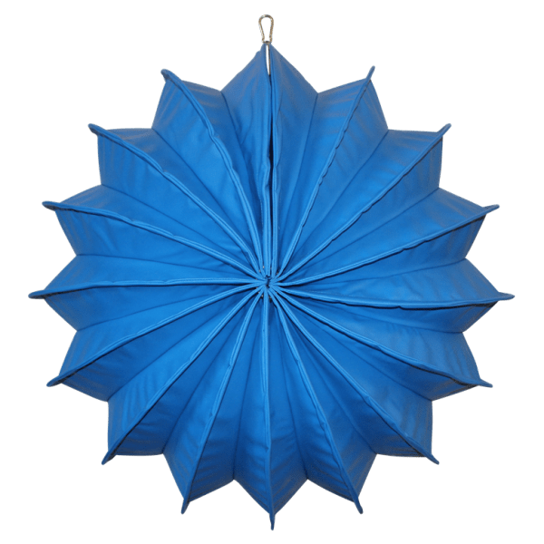 Der wetterfeste Outdoor Lampion Barlooon in blau in der Grösse L - von der Seite.