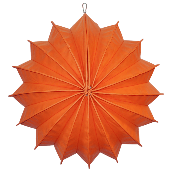 Der wetterfeste Outdoor Lampion Barlooon in orange in der Grösse L - von der Seite.