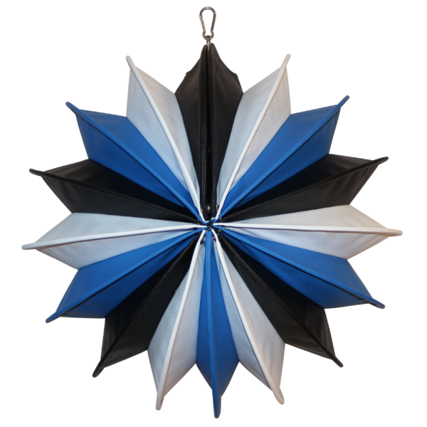 Der wetterfeste Outdoor Lampion Barlooon - You Edition - in schwarz weiß blau in der Größe M - von der Seite.