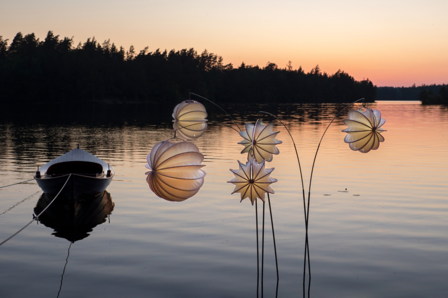 Wetterfester outdoor Lampion Barlooon weiß Größe M und S am Erdspieß